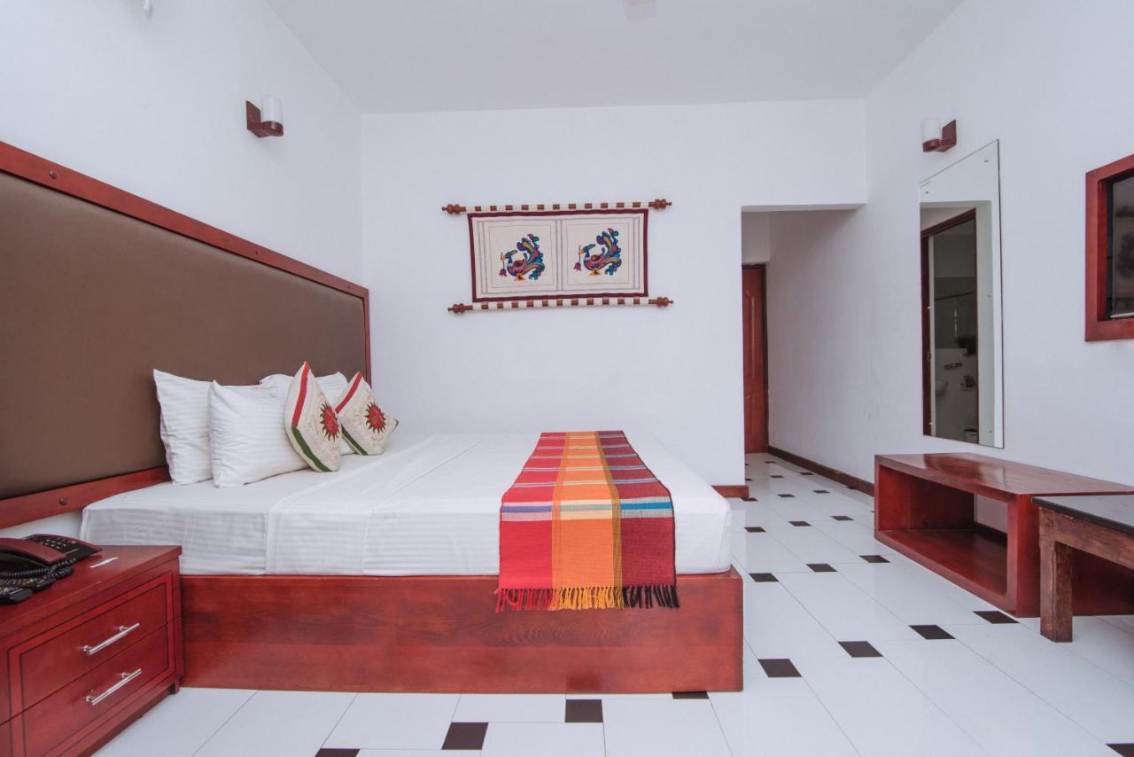 Kandyan Hotel Ngoại thất bức ảnh